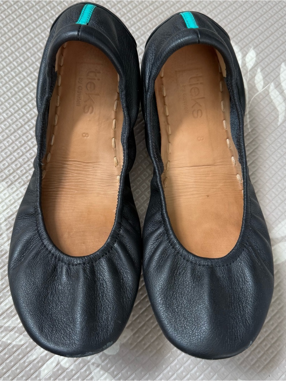 Tieks Black Leather Ballet Flats with Teal Pull Tab Size 8